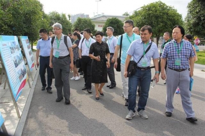 【湖北日报】专家学者云集恩施市 开展民族教育效能研究