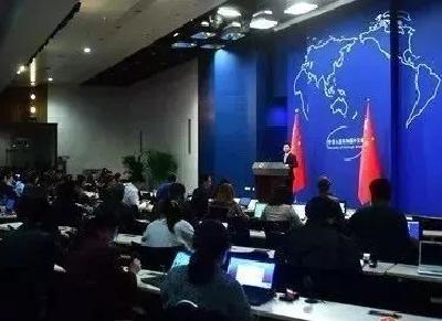 湖北的国际“朋友圈”大揭秘！德甲联赛上挂起海报：“拜仁慕尼黑欢迎潜江”……