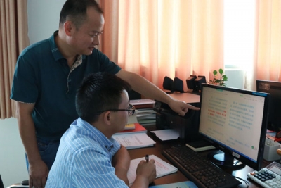 恩施州：各级干部热学新《条例》