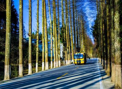 州高路办开展“解放思想、转变作风”专题学习讨论会