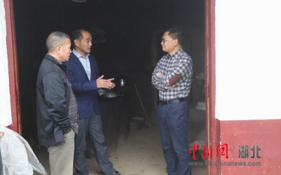 恩施市教育局开展情暖中秋 入户走访慰问活动