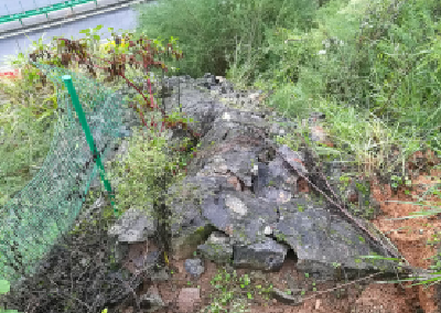 鄂西路政支队第九大队：及时排除边坡安全隐患 确保道路安全畅通