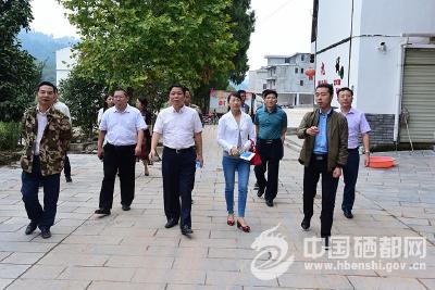 省委宣传部副部长邓务贵到恩施市调研