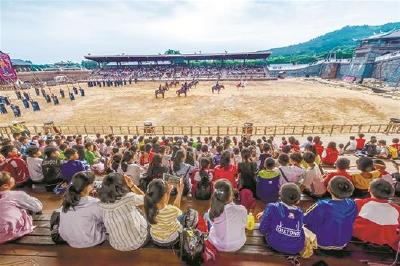 中秋假期全省接待游客2000余万人次 实现旅游总收入83亿余元图文：武汉成全国十大客源地城市