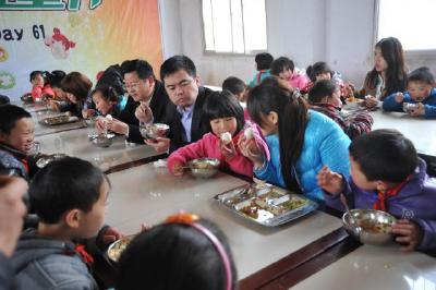 鹤峰县的这所小学火了，真实情况是这样的……