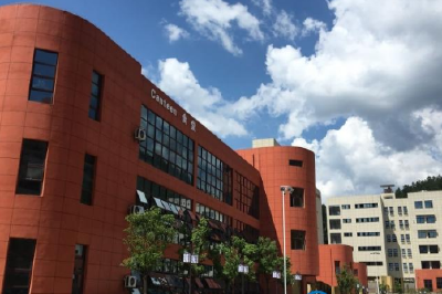 鹤峰城区学校新增学位3000个 基本消除“大班额”