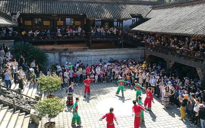恩施州国庆假日实现旅游直接收入4.84亿元 接待总量和单日接待量均刷新纪录