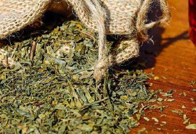 宣恩：拖欠茶叶钱？法院温情促和谐