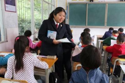 宣恩：法治巡讲进校园 护航青春助成长