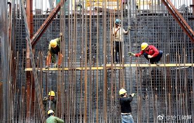 不一样的假期：黔张常铁路建设国庆不休