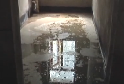 帮你忙 | 发生了什么？州城某小区新房竟成了“臭水塘” 