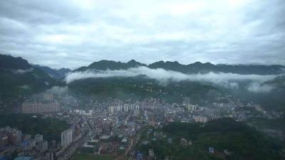 襄阳市捐赠1300万助力鹤峰脱贫攻坚