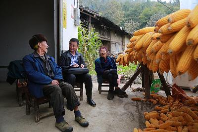 州卫计委到扶贫点开展主题党日活