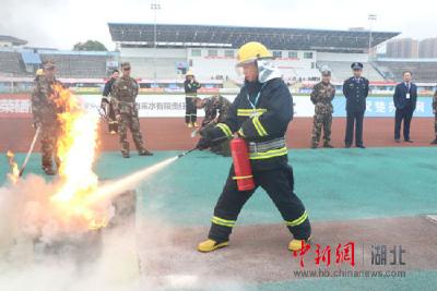 恩施消防员竞技大比武 提升灭火救援“看家本领”