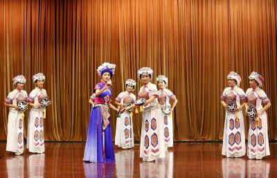 恩施扬琴《再访吊脚楼》参演第三届湖北艺术节