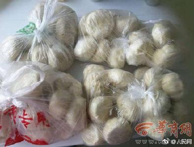 父母带100个包子坐飞机看儿子 托运费578元比包子还贵