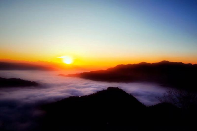 水墨丹青，写意鹤峰
