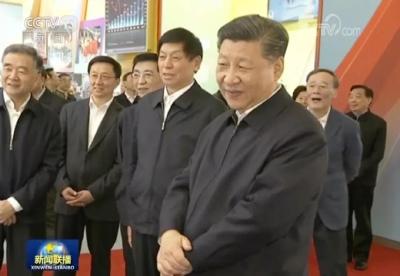 习近平参观庆祝改革开放40周年大型展览