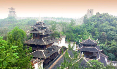 “抹黑”恩施景区后果严重，他被央视谴责；景区回应：投资1.5亿修缮