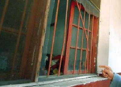 视频丨鹤峰古稀老人称2千元现金被盗 多方搜寻竟在家中找回14000多