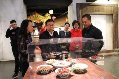 “文化走亲·携手共进”——宣恩文体新广局走进西湖
