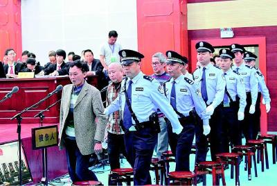 打一场扫黑除恶的人民战争 1200余名犯罪嫌疑人投案自首