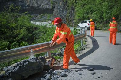 州公路局扎实作为提升公路服务水平