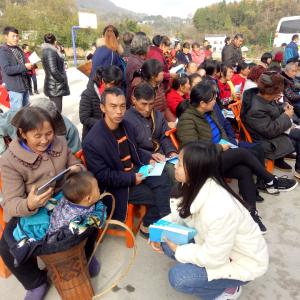 巴东县开展“戏曲进乡 法治扶贫”普法宣传活动