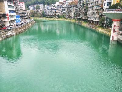 鹤峰：“护卫队” 守护美丽溇水河