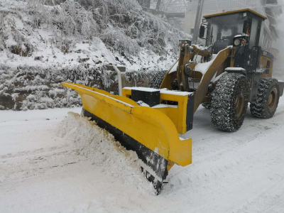 全州公路系统应对新一轮冰雪迎“双节”
