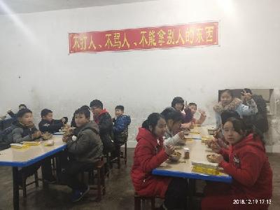 关爱留守儿童 图书馆在行动
