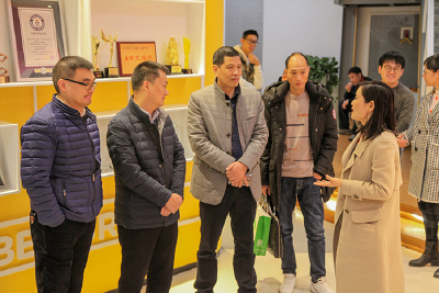 咸丰县副县长郑颖参观调研贝店、贝空间“一县一品”扶贫助农工作