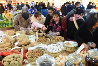 “硒品入西湖” 遭热抢 杭州市民餐桌现恩施风味