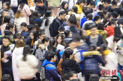 2018年民生改革释放哪些红利：就业稳定 社保降费