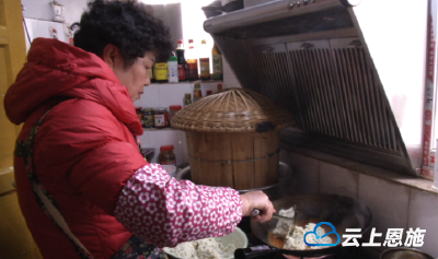 州城栖凤社区里这桌团年饭，是家的味道
