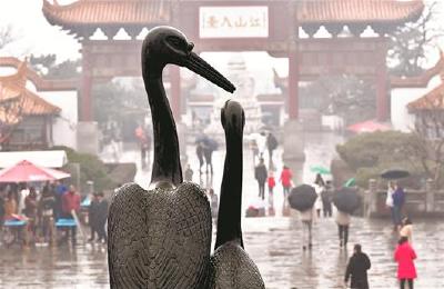 雨雾霾来袭！湖北省内多地能见度不足800米