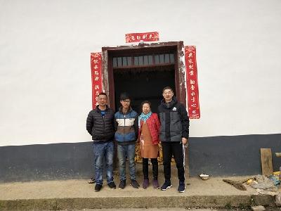 春联扮靓新农村
