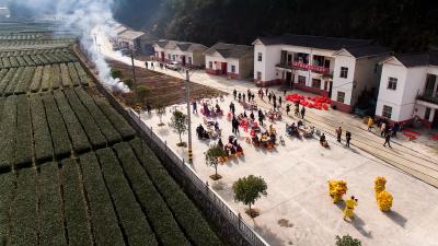恩施市检察院：村民摆起“坝坝宴”，道感谢迎新春 