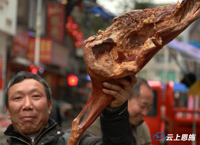 鹤峰年货购物节上那些沉甸甸的爱 你感受到了吗？