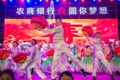 “建始好人” 暖动全城