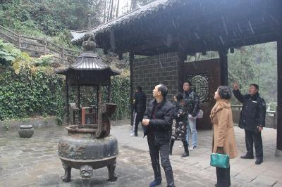 恩施市小渡船：严把安全关 共庆元旦节