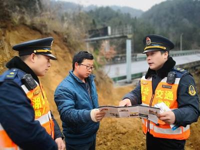 湖北高速路政成功制止高速用地范围内一违法侵权行为