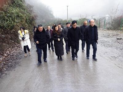 陈学明带队前往建始县、咸丰县开展《州饮用水水源地保护条例》立法调研