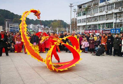 恩施州春节文化活动异彩纷呈 