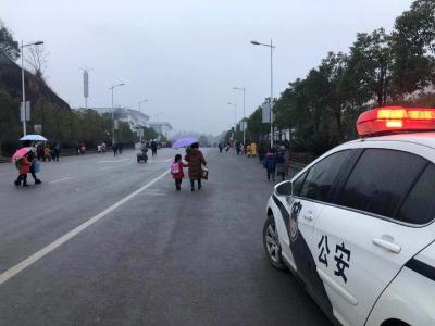 恩施州2000民警齐上阵 保开学季平安