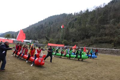 恩施州人社局开展春季户外拓展活动庆“三八”国际劳动妇女节  