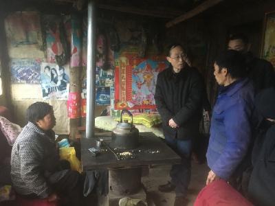 州政协副主席张全榜到贫困村走访慰问督办脱贫攻坚