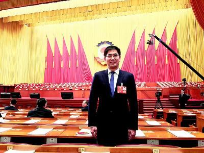 住鄂全国政协委员关注民生话题