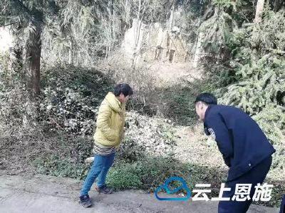 女子走失2天 利川民警助其回家