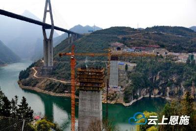 郑万高铁神农溪双线大桥推进顺利